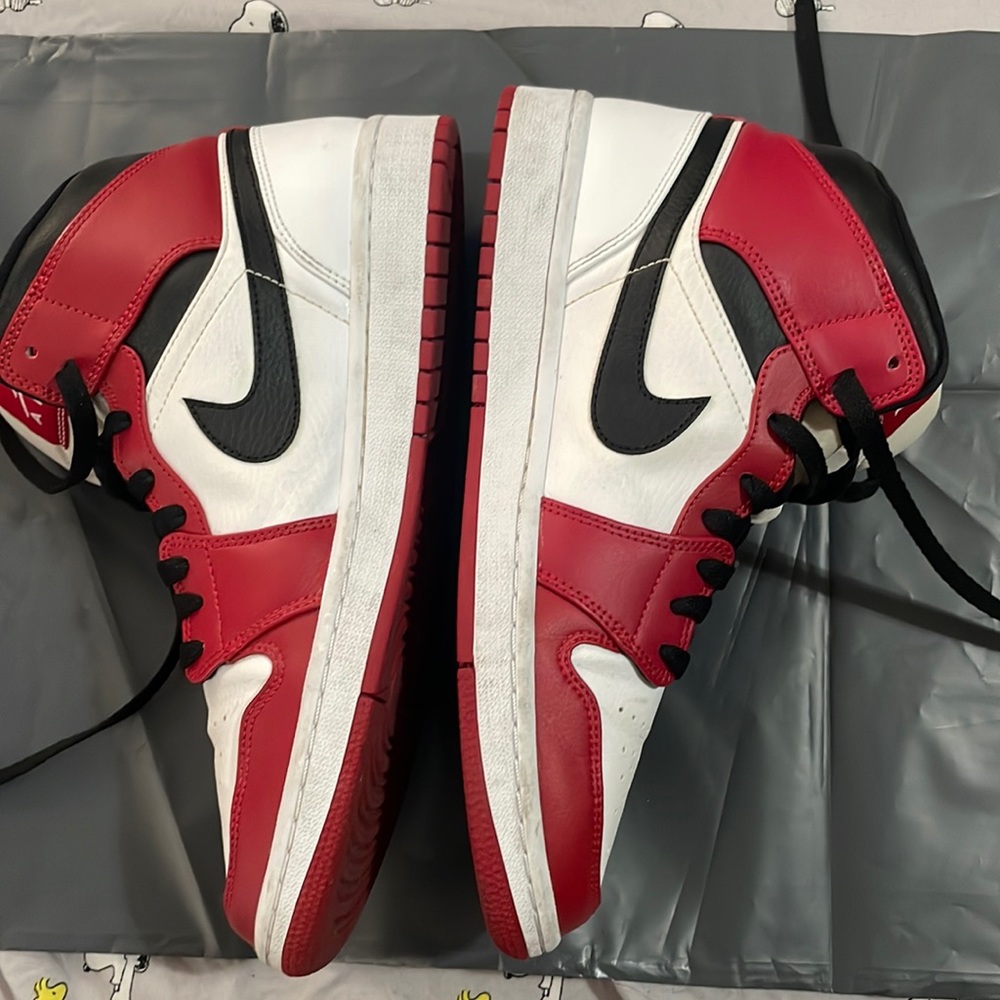 Air Jordan 1 Mid